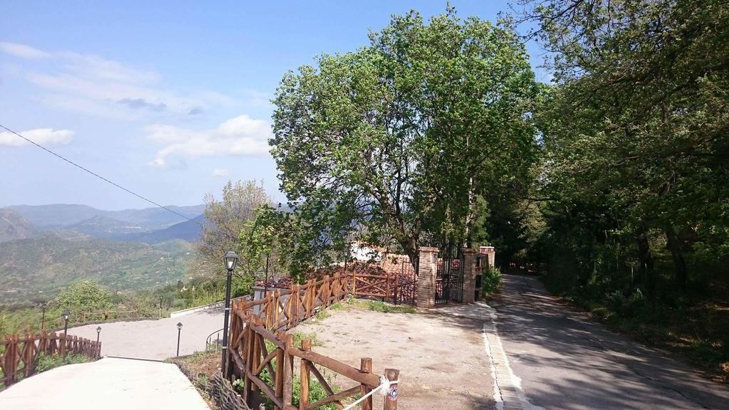 كاستلبونو B&B I Frassini المظهر الخارجي الصورة